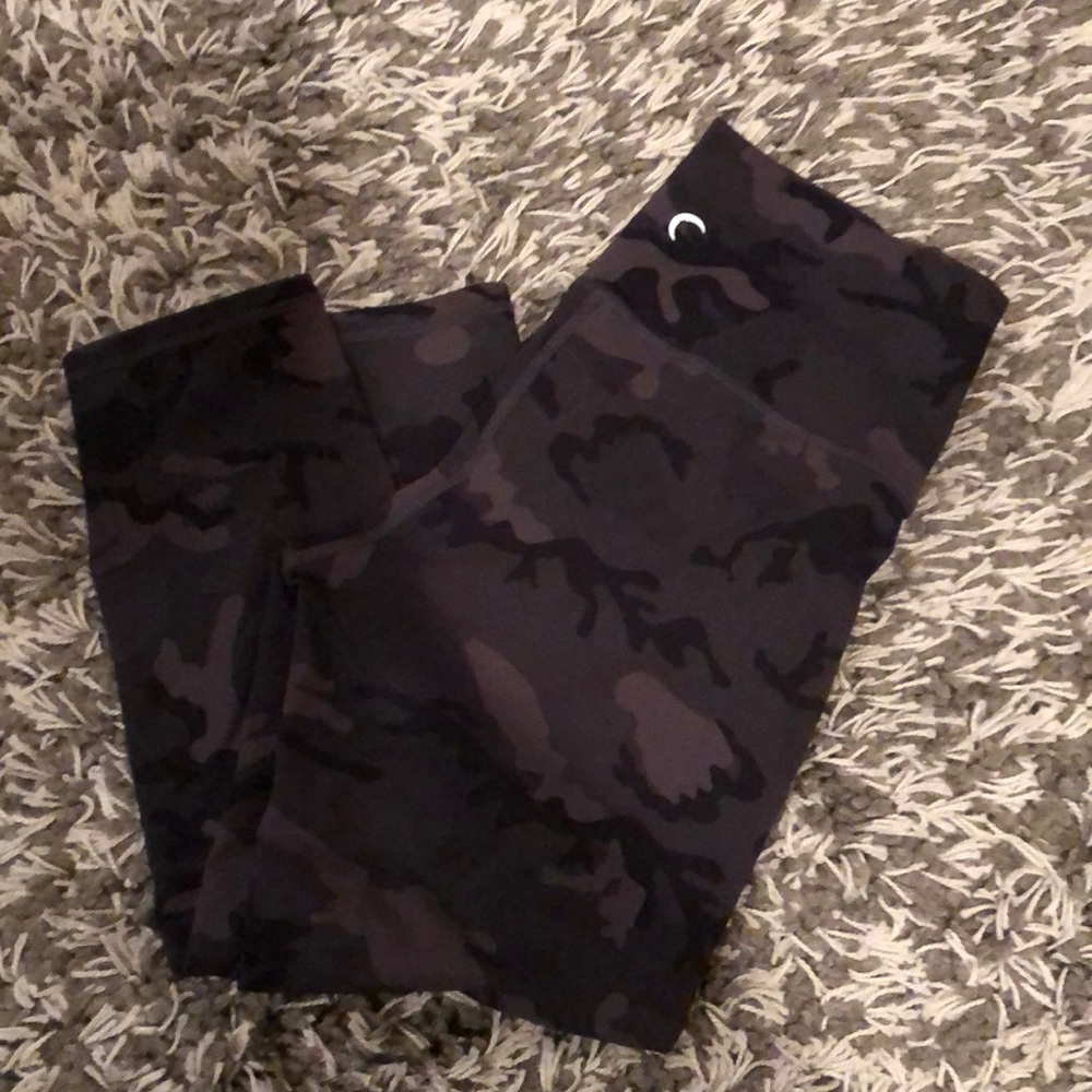 Zyia forest camo Capri leggings